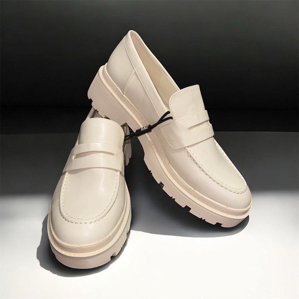 Zara Off-White Faux Leather Loafers size 9